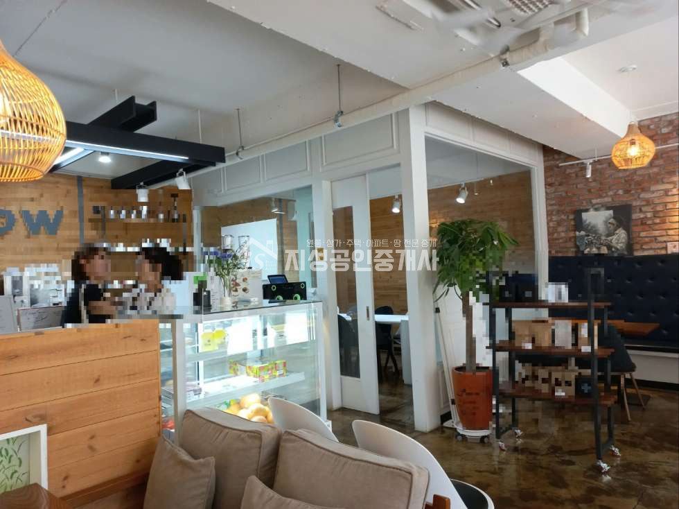 대구 수성구 범어동 수성구청역5분거리/ 상가밀집지역/ 인근대단지아파트밀집지역 / 시인성.유동성좋음 / 다용도가능 월세 매물번호 11121 사진 1