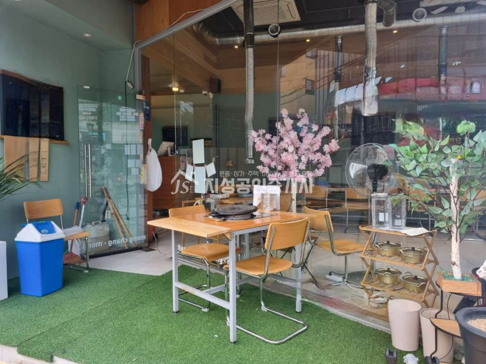 대구 달서구 이곡동 성서쇼핑월드인근, 코너상가, 2면통유리, 위치최상, 유동인구多, 상가밀집지역, 주차편리 월세 매물번호 11208 사진 2