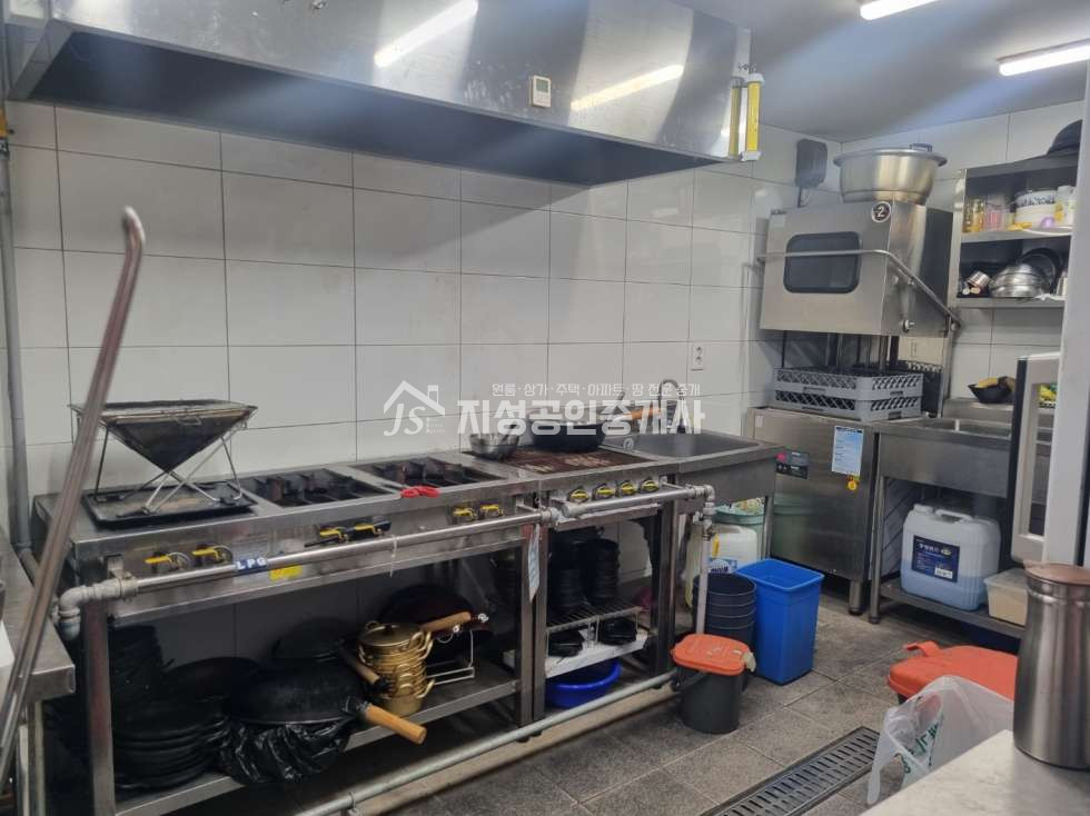 대구 달서구 이곡동 성서쇼핑월드인근, 코너상가, 2면통유리, 위치최상, 유동인구多, 상가밀집지역, 주차편리 월세 매물번호 11208 사진 4
