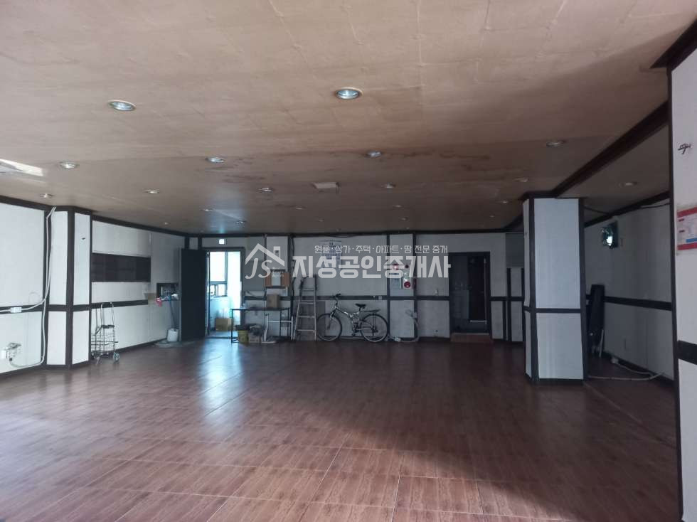 대구 달서구 두류동 인근신축아파트 / 무권리 / 사무실등다용도가능 월세 매물번호 11255 사진 2