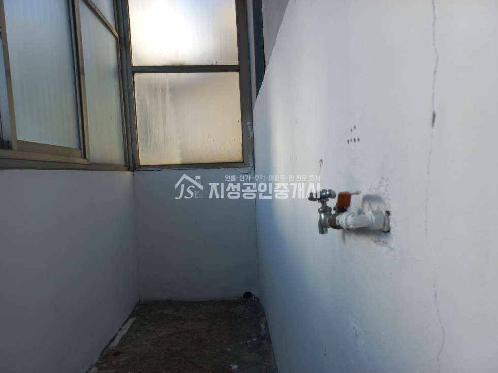대구 달서구 감삼동 감삼역인근사무실 / 깨끗하고 넓은평수 / 무권리 / 다용도가능 월세 매물번호 11256 사진 5
