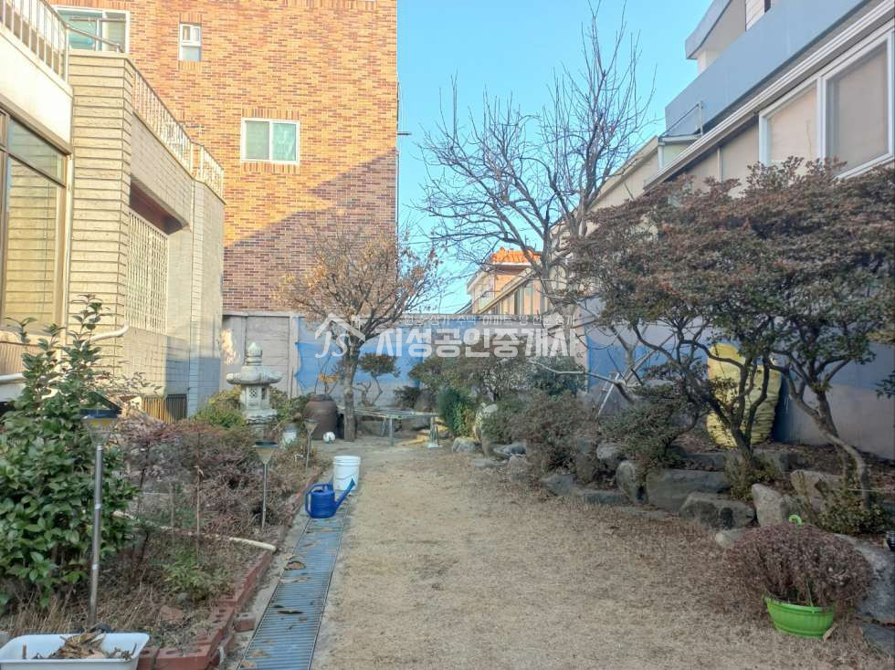 대구 남구 대명동 앞산순환도로인근,신축부지로도적합,2층주택.넓은마당 매매 매물번호 11683 사진 1