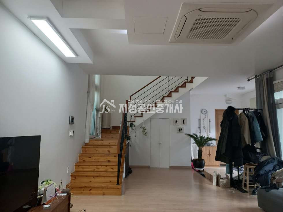 대구 남구 대명동 남덕초인근고급인테리어단독주택 / 가시성좋은마당넓은주택,1층.2층복층구조 매매 매물번호 11690 사진 4
