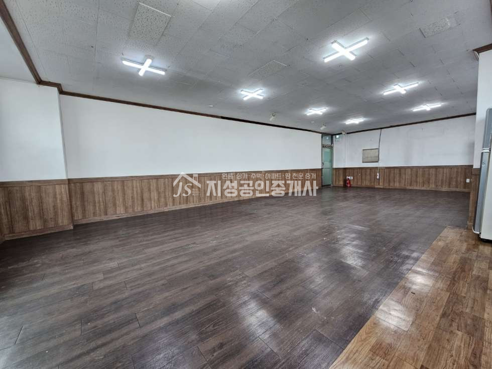 대구 달서구 본동 현.공실 / 에어컨사용가능 / 약 21평 / 건물앞 4-5대주차가능 / 관리비 월5만원 / 파라다이스웨딩 도보1-2분 월세 매물번호 11729 사진 2