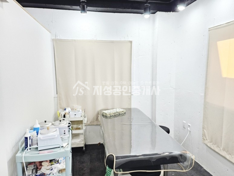 대구 수성구 중동 주건축물제1동 신축급상가 예쁜인테리어 넓은전면 주거밀집지 주차가능 월세 매물번호 11798 사진 3