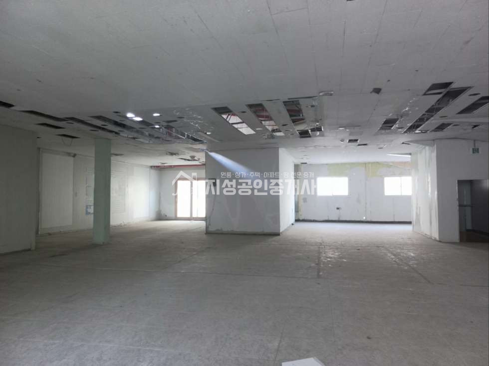 대구 달서구 도원동 권리금없음 / 4층단독사용 / 항아리상권 / 업종제한없음/ 유동인구아주많음 월세 매물번호 10878 사진 7