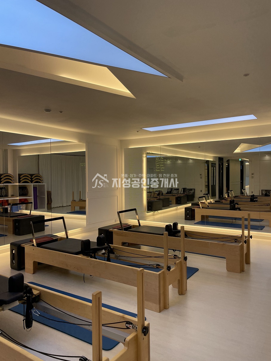 대구 북구 침산동 화성투엠빌딩, 명성푸르지오 인근, 필라테스 양도.양수, 대형평수, 도로변상가, 인테리어 최상 월세 매물번호 11342 사진 1