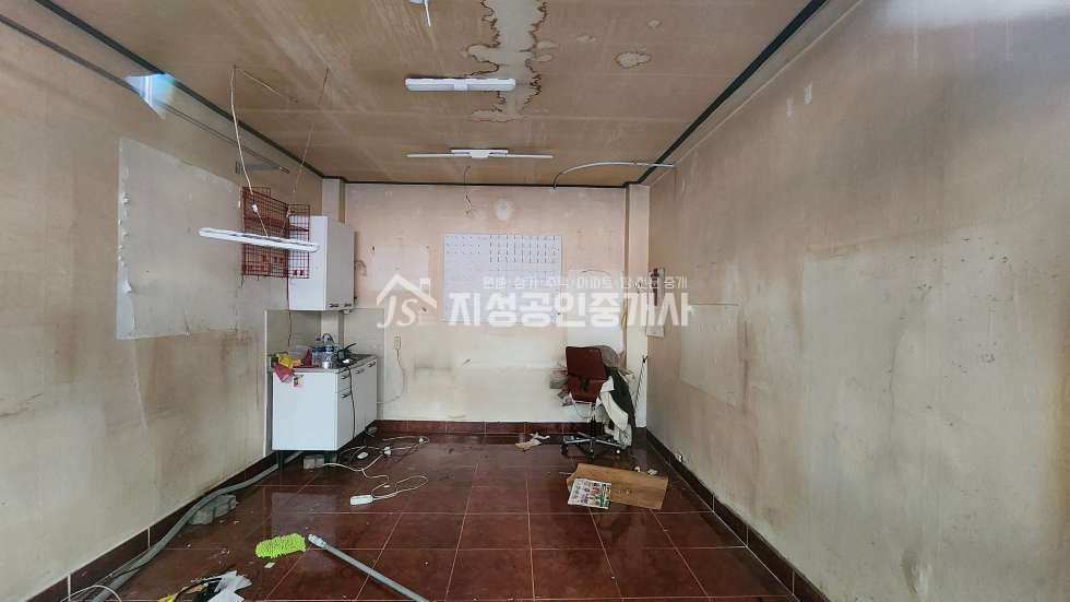 대구 달서구 상인동 시장안상가/ 업종제한없음/ 유동인구아주많음/ 권리금없음/ 옷수선등추천/ 대단지아파트맞은편상가 월세 매물번호 10033 사진 3