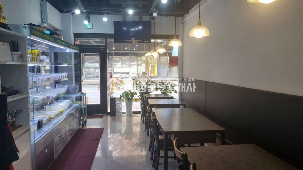 대구 달서구 상인동 마라탕 양도.양수, 대단지아파트 밀집지역, 도로변상가, 위치최상, 시설.상태 좋음, 유동인구 상당히 많음 월세 매물번호 11390 사진 1