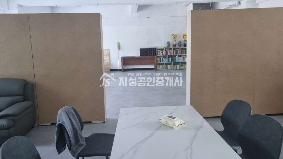 대구 달서구 도원동 영빈빌딩동 대구부설초등학교 맞은편 상가/ 초등학군지 상가/ 학원형성가 상가/ 횡단보도 바로앞 상가/ 학원입지도 최상/ 학원가 형성 최고라인/ 시설.상태 매우좋음 월세 매물번호 10779 사진 6