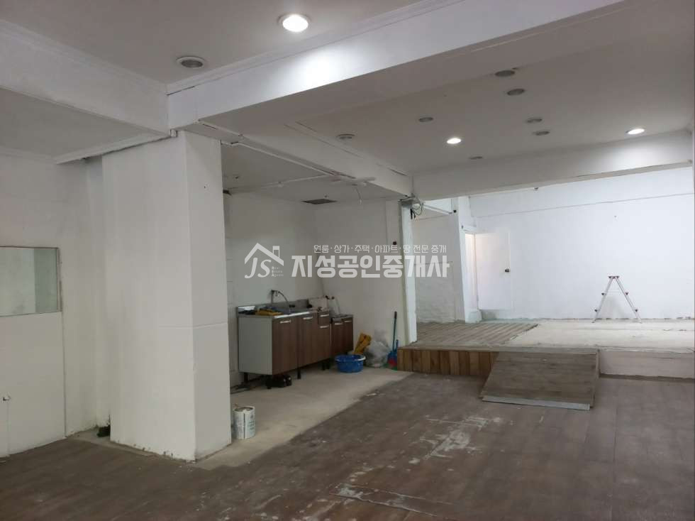 대구 달서구 송현동 대단지아파트밀집지역인근상가 / 무권리 / 월세저렴 / 다용도가능 월세 매물번호 11418 사진 2