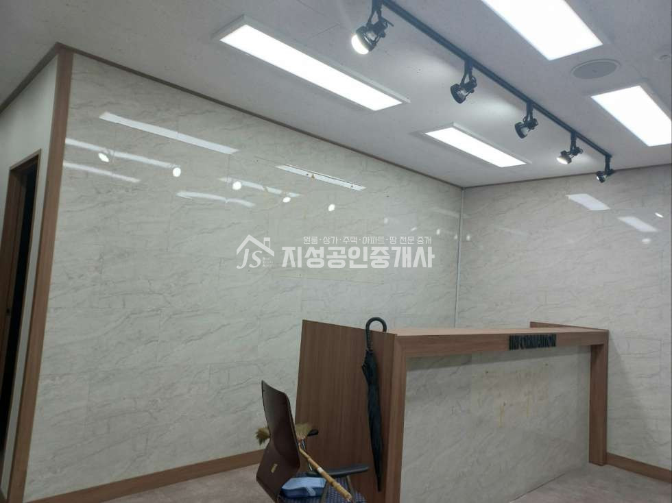 대구 남구 대명동 관문시장인근상가 / 무권리 / 유동성.시인성좋음 / 다용도가능 월세 매물번호 11375 사진 1