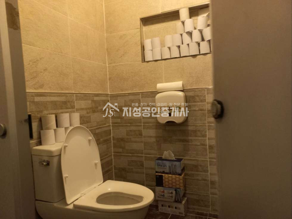 대구 달서구 본동 감천초등학교인근/ 아파트단지근접한상가/ 넓은실내/ 무권리/ 다용도가능 월세 매물번호 10925 사진 4