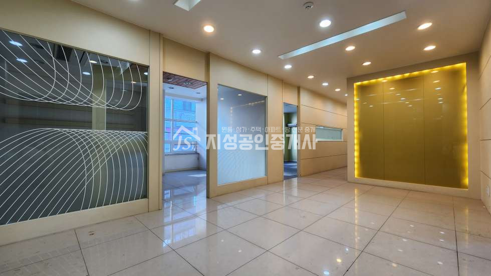 대구 달서구 대곡동 대곡역인근/ 항아리상권/ 풍부한유동인구/ 업종제한없음/ 깔끔하고깨끗함/ 넓은평수/ 시인성아주좋음/ 2층단독사용 월세 매물번호 10132 사진 9