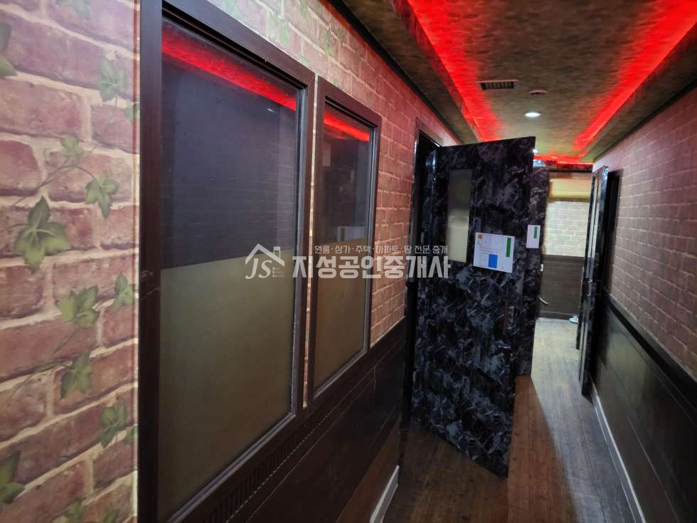 대구 달서구 대곡동 대곡역인근/ 풍부한유동인구/ 대단지아파트입구쪽상가/ 권리금없음/ 다용도가능/ 구)노래방자리(룸4개있음) 월세 매물번호 10274 사진 4