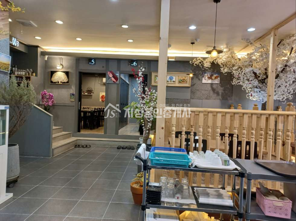 대구 달서구 상인동 1층코너상가/ 노출아주좋은위치/ 풍부하한유동인구/ 도시가스있음/ 내부화장실남여별도/ 양도양수가능/ 권리금협의 월세 매물번호 10528 사진 1