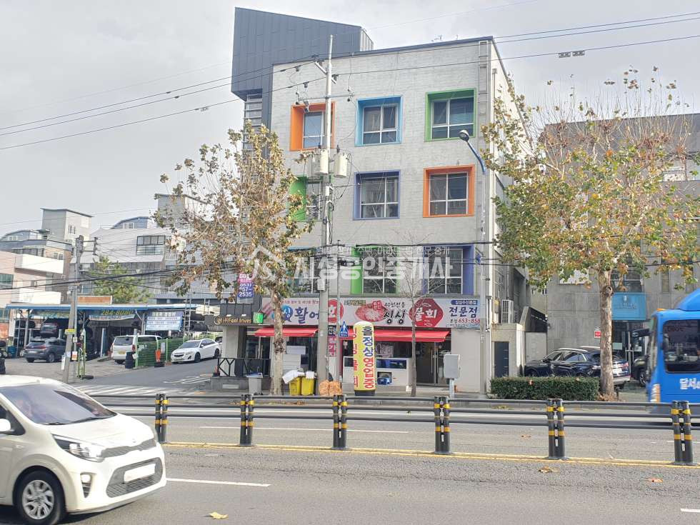 대구 달서구 송현동 코너건물/ 송현역,월촌역더블역세권/ 대로변건물/ 월수익아주좋음/ 공실걱정없는위치/ 노후보장가능한건물/ 엘리베이터有 매매 매물번호 10158 사진 2