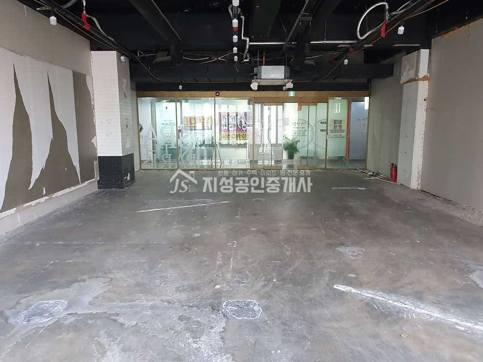 대구 달서구 진천동 301동 진천역인근/ 대단지아파트단지상가/ 풍부한유동인구/ 대로변상가/ 업종제한없음/ 권리금없음/ 엘리베이터有 월세 매물번호 10044 사진 2