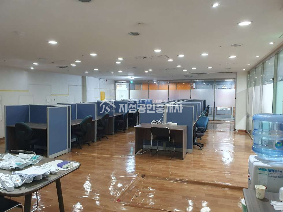 대구 달서구 진천동 301동 진천역도보3분거리/ 대단지아파트단지상가/ 풍부한유동인구/ 업종제한없음/ 권리금없음/ 대로변상가/ 엘리베이터有 월세 매물번호 10045 사진 1