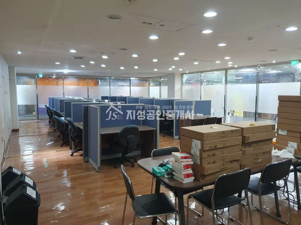 대구 달서구 진천동 301동 진천역도보3분거리/ 대단지아파트단지상가/ 현)보3000만원에 월130만원 임대중/ 풍부한유동인구/ 잘 갖추어진 인프라/ 공실걱정없음/ 관리잘되고있는상가 매매 매물번호 10050 사진 2