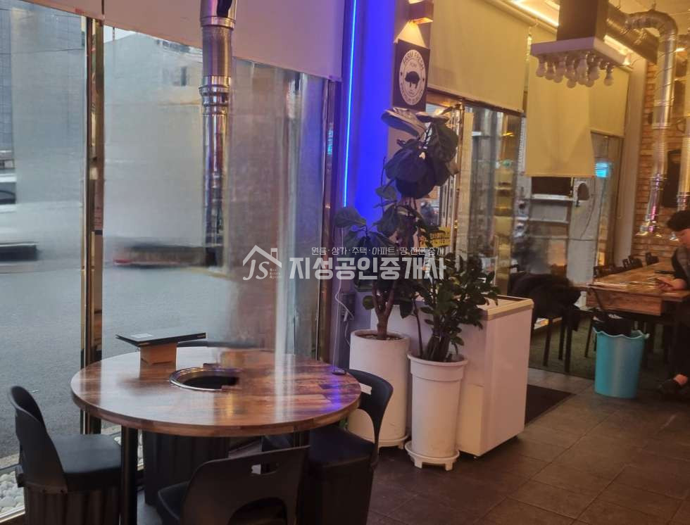 대구 달서구 상인동 권리금없음, 노출좋은위치, 전면넓은상가, 풍부한유동인구, 롯데시네마뒤편 월세 매물번호 11627 사진 3