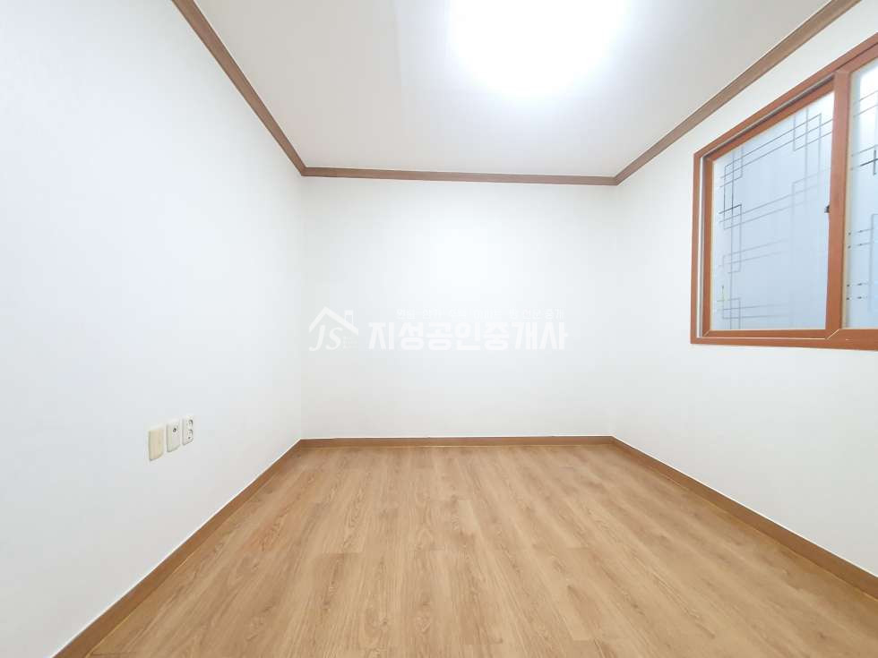 대구 달서구 진천동 91-19 월배역인근/ 방1+거실겸주방+욕실+베란다로구성/ 사진참고/ 풀옵션/ 착한월세/ 대로변도보2분/ 부분수리되어있음 월세 매물번호 10049 사진 1