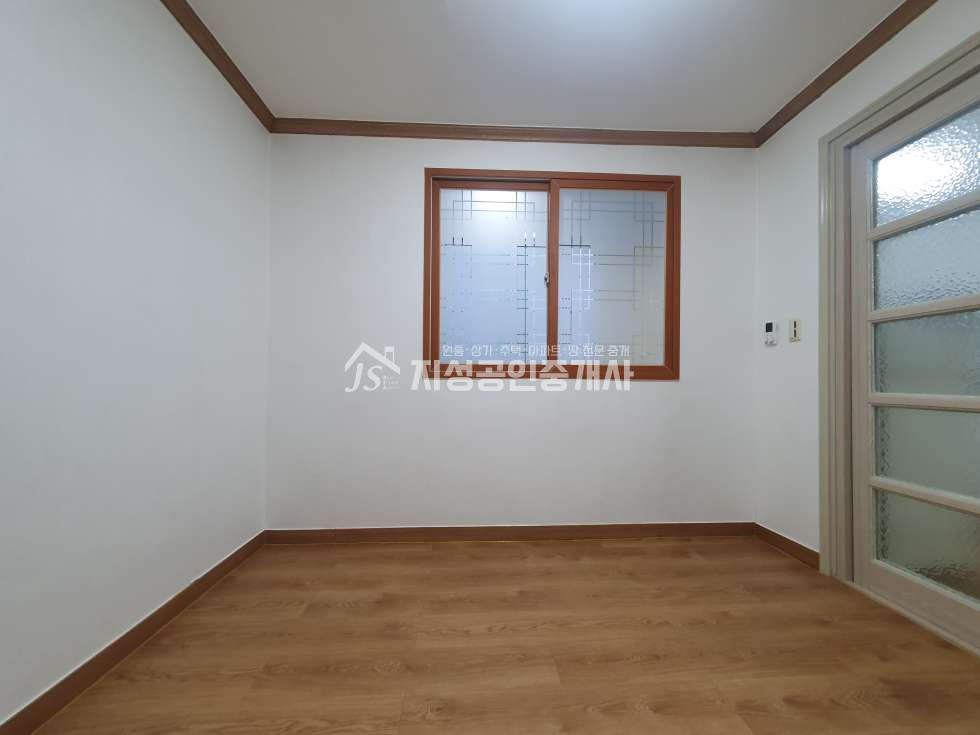 대구 달서구 진천동 91-19 월배역인근/ 방1+거실겸주방+욕실+베란다로구성/ 사진참고/ 풀옵션/ 착한월세/ 대로변도보2분/ 부분수리되어있음 월세 매물번호 10049 사진 2