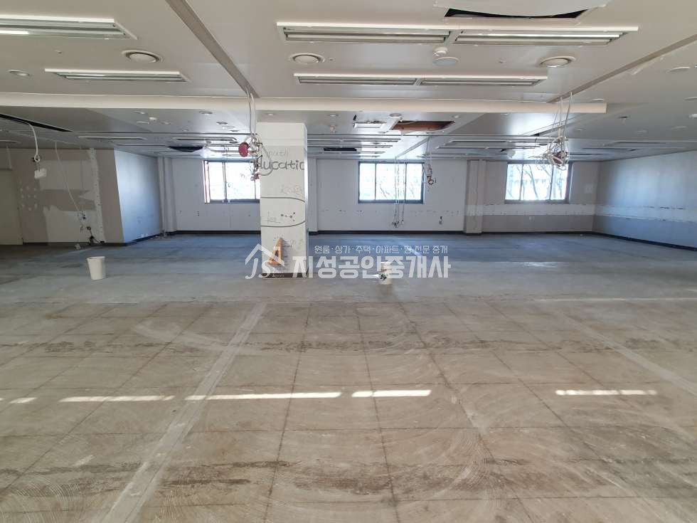 대구 달서구 진천동 월배역보도1분/ 월배초등도보1분/ 대로변상가/ 엘리베이터有/ 권리금없음/ 풍부한유동인구/ 월세조정가능 월세 매물번호 10037 사진 2