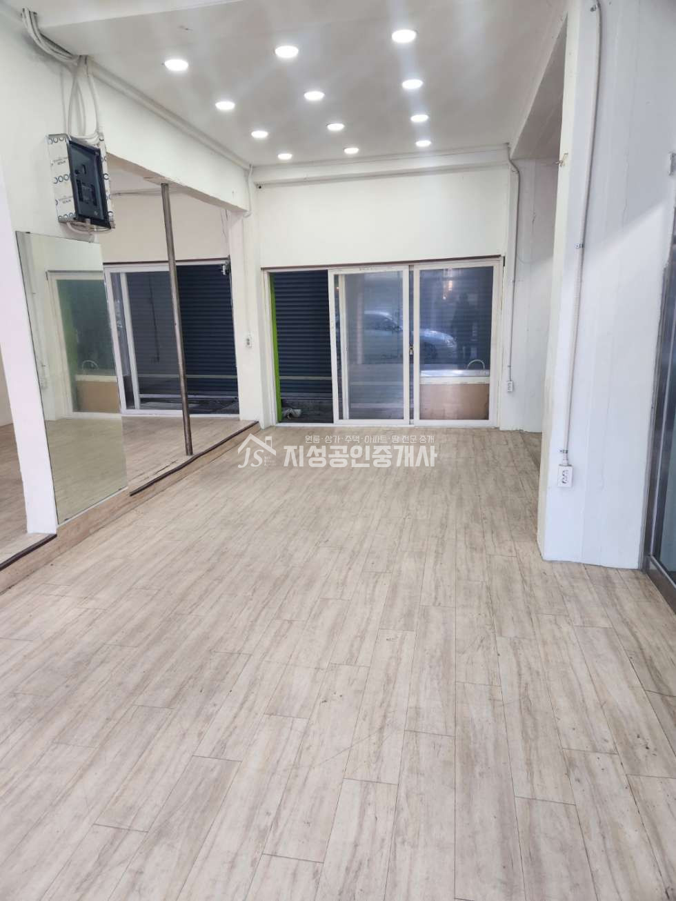대구 달서구 송현동 3동 월촌시장 전면 넒음 가시성 좋음 무권리 업종제한없음 다용도 즉시입점가능 월세 매물번호 11299 사진 3