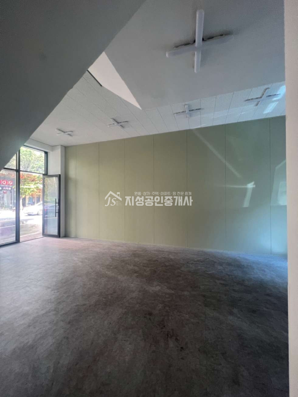 대구 달서구 진천동 無권리금/ 월배역 도보5분거리/ 화장실내부/ 시설,상태 최상/ 풍부한 유동인구/ 맞은편 아파트단지 월세 매물번호 10813 사진 3