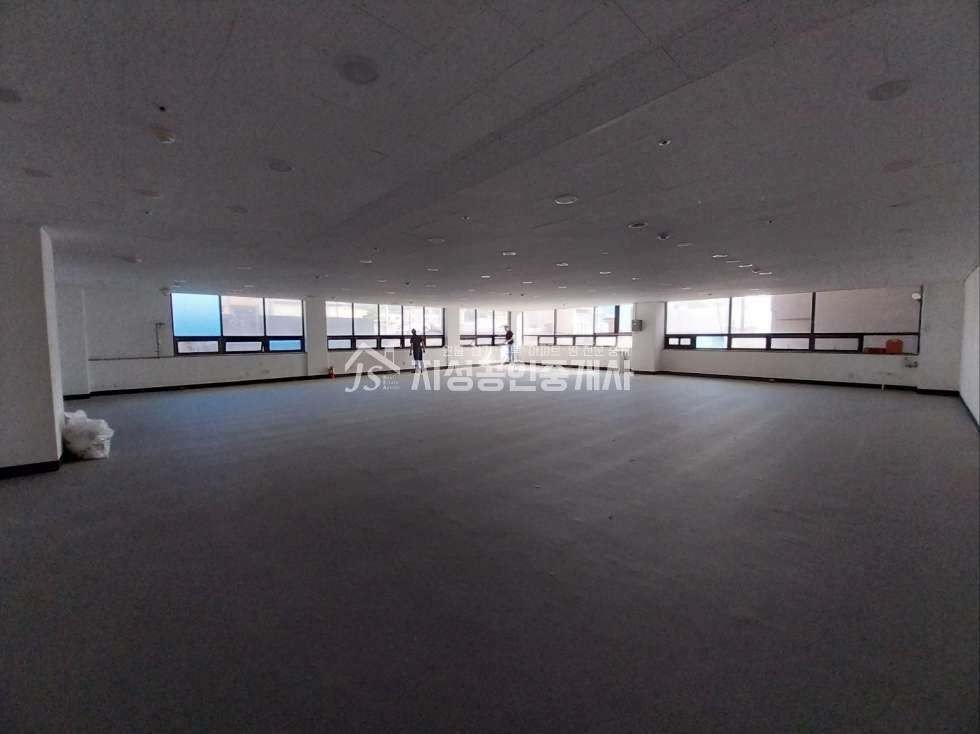 대구 달서구 송현동 권리금無 대도로변 대형상가 병원 노유자시설등 다용도 월세 매물번호 11112 사진 1