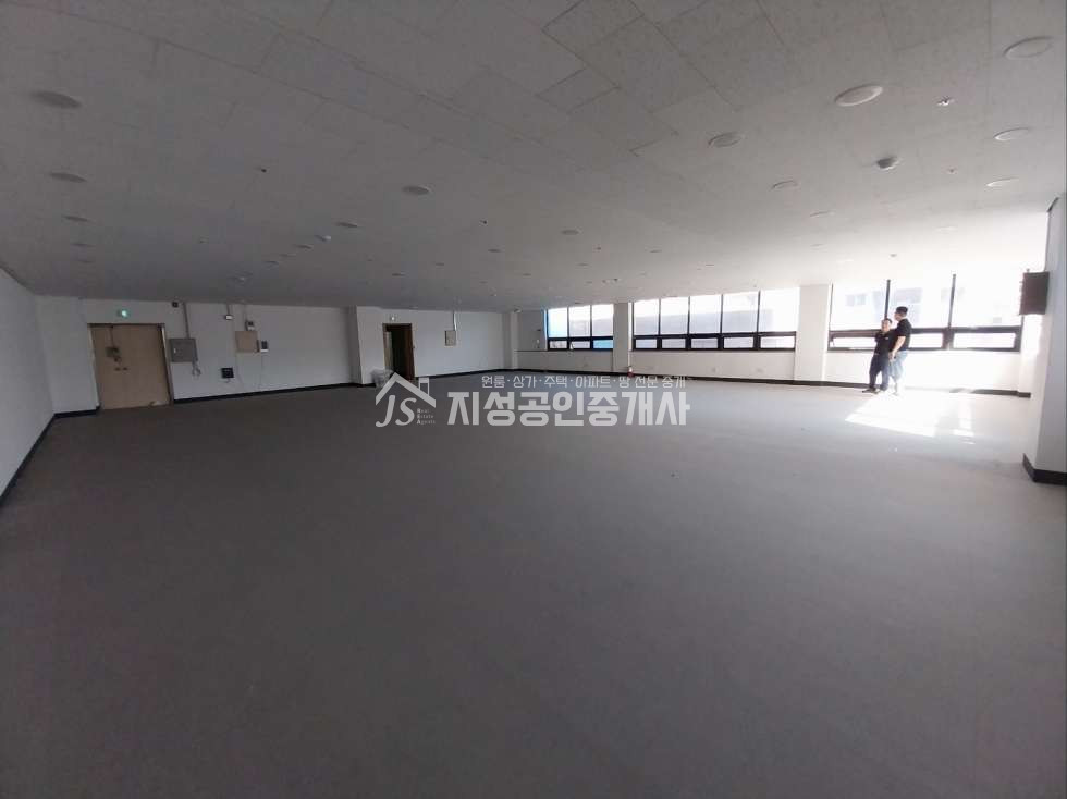 대구 달서구 송현동 권리금無 대도로변 대형상가 병원 노유자시설등 다용도 월세 매물번호 11112 사진 2