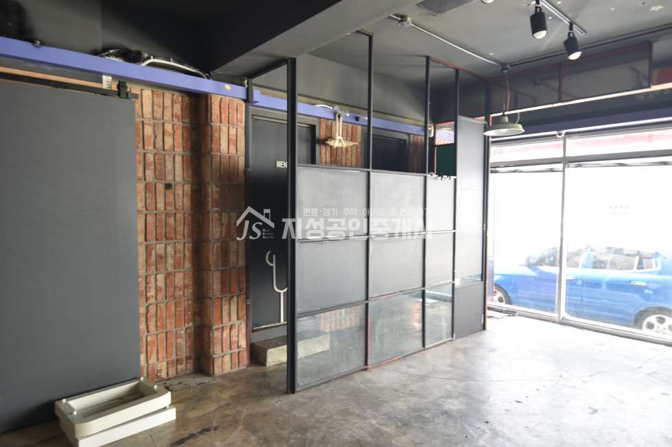 대구 달서구 송현동 서부정류장인근/ 1000세대이상아파트입주예정지바로 옆/ 풍부한유동인구/ 권리금없음/ 1층단독사용/ 남여화장실분리 월세 매물번호 10094 사진 5