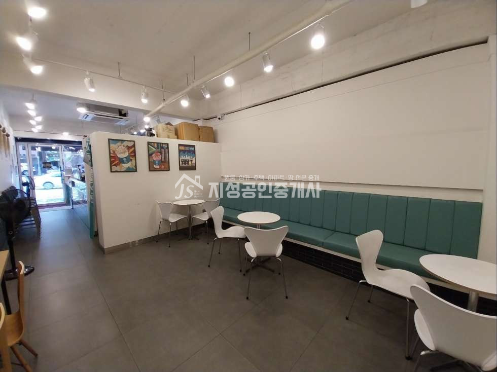 대구 달서구 송현동 대로변 프랜차이즈카페 인수하실분 횡단보도앞 노출좋음 다용도가능 월세 매물번호 12239 사진 5