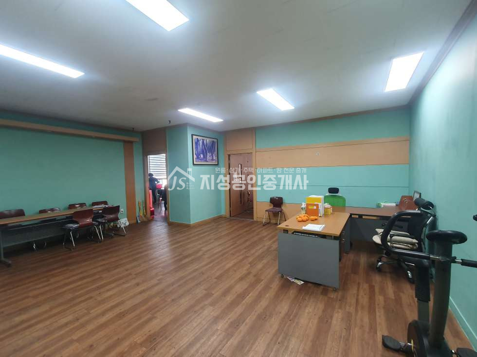 대구 달서구 송현동 송현역바로앞/ 풍부한유동인구/ 권리금없음/ 엘리베이터有/ 업종제한없음/ 코너상가/ 시인성아주좋음/ 내부화장실 월세 매물번호 10086 사진 1