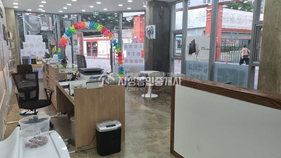 대구 달서구 진천동 월배역2분거리/ 역세권/ 코너상가/ 노출좋은 상가/ 인테리어 깔끔/ 대규모 아파트단지 밀집구역/ 초등학교 인근/ 최고의 상권/ 상권형성의 중심상가 월세 매물번호 10911 사진 3