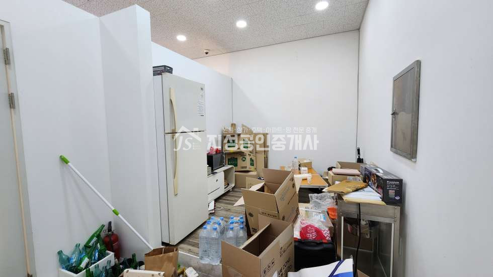 대구 달성군 화원읍 본리리 대단지아파트입구상가/ 풍부한유동인구/ 초등학교,중학교인근/ 시인성아주좋음/ 권리금없음/ 시인성아주좋음/ 업종제한없음 월세 매물번호 10066 사진 5