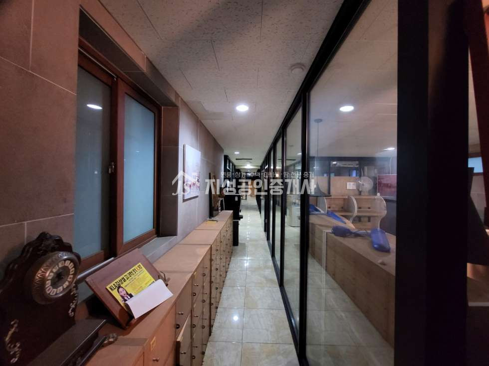 대구 달서구 상인동 권리금없음/ 2층단독사용/ 기존학원하던자리/ 업종제한없음/ 내부남여화장실별도/ 기존학원시설그대로있음 월세 매물번호 10395 사진 5