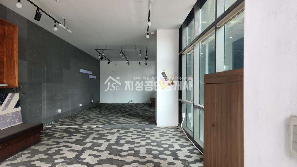 대구 달서구 상인동 106동 권리금없음/ 업종제한없음/ 아파트단지상가/ 대로변상가/ 노출아주좋은위치/ 유동인구바글바글/ 코너상가 월세 매물번호 10471 사진 1