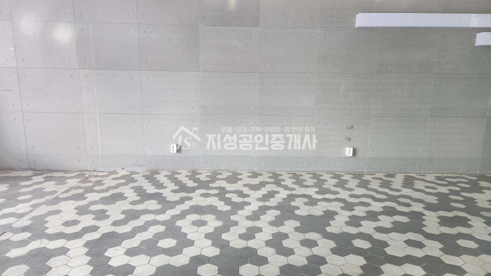 대구 달서구 상인동 106동 권리금없음/ 업종제한없음/ 아파트단지상가/ 대로변상가/ 노출아주좋은위치/ 유동인구바글바글/ 코너상가 월세 매물번호 10471 사진 2