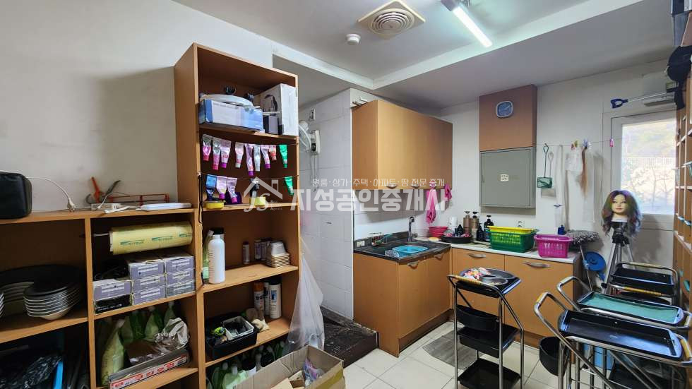대구 달서구 대곡동 대곡역바로앞/ 유동인구아주많음/ 시인성좋음/ 업종제한없음/ 권리금없음/ 엘리베이터有 월세 매물번호 10371 사진 1