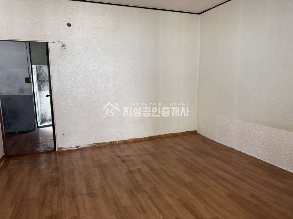 대구 달서구 진천동 무권리, 현공실, 월배중인근, 방2+홀, 화장실내부, 방 도시가스o 월세 매물번호 13181 사진 2