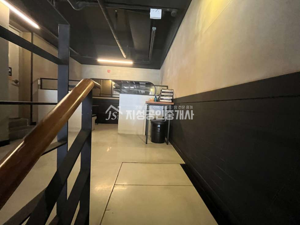 대구 달서구 대곡동 O대곡동2단지 O복층구조 O성업중인프랜차이즈입점중 O시설집기일체양도가능 O인테리어최상급 월세 매물번호 12154 사진 7