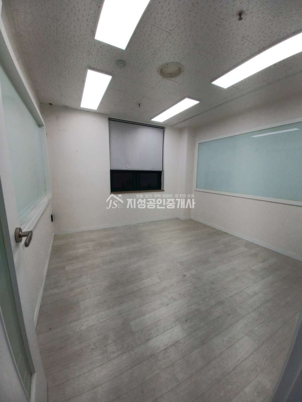 대구 달서구 월성동 권리금없음/ 풍부한유동인구/ 대구은행건물3층/ 다용도가능/ 시설좋음/ 철거원하면가능함/ 엘리베이터有 월세 매물번호 10198 사진 1