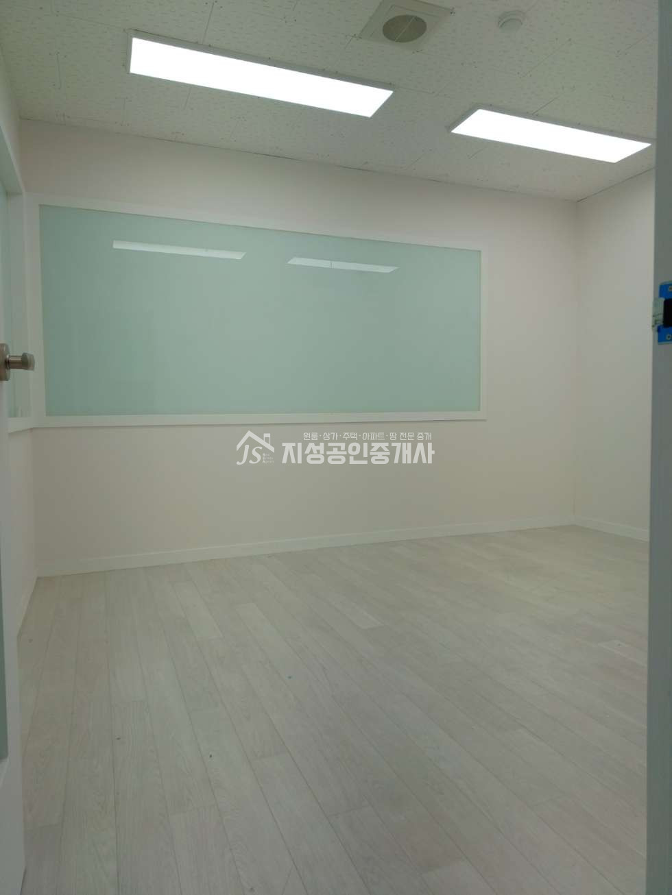 대구 달서구 월성동 권리금없음/ 풍부한유동인구/ 대구은행건물3층/ 다용도가능/ 시설좋음/ 철거원하면가능함/ 엘리베이터有 월세 매물번호 10198 사진 7