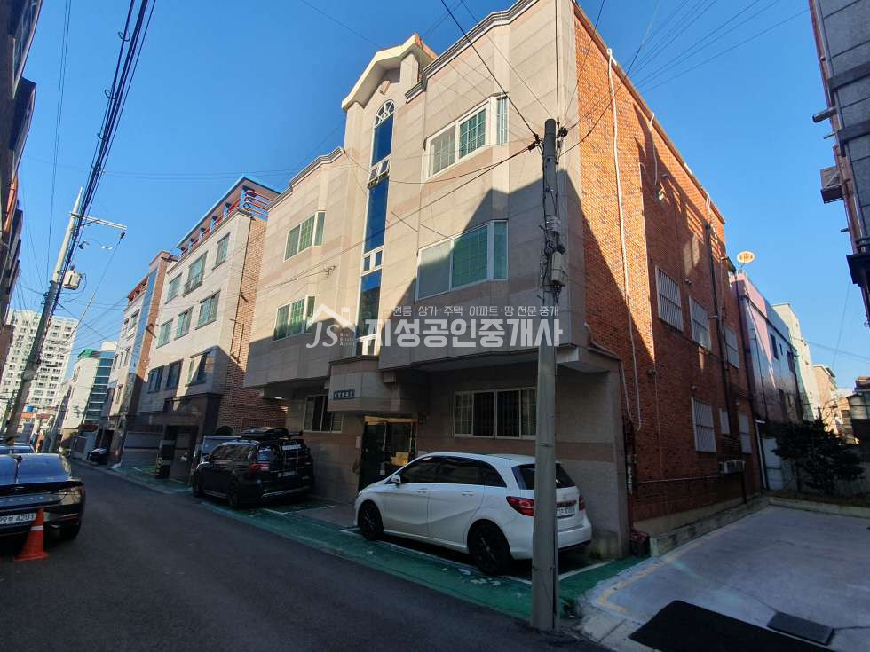 대구 달서구 송현동 798-90 송현청구제네스아파트인근/ 송현역,월촌역더블역세권/ 공실걱정없는위치/ 땅값으로건물까지/ 인수가1억5천/ 투자가치굿 매매 매물번호 10161 사진 1