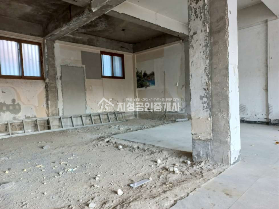 대구 남구 대명동 대명역인근/ 대로변상가/ 시인성아주좋음/ 풍부한유동인구/ 아파트단지맞은편/ 권리금없음/ 내부화장실만들수있음/ 분할도가능 월세 매물번호 10179 사진 2