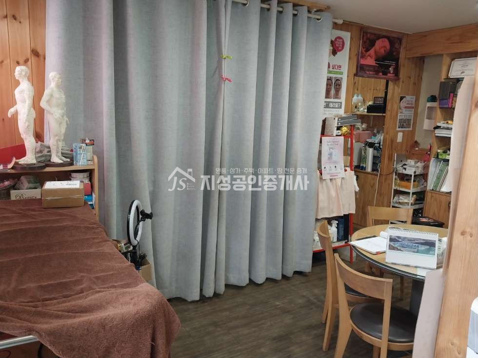 대구 달서구 송현동 월촌역인근/ 1층단독사용/ 주차편리/ 권리금아주조금(협의가능)/ 풍부한유동인구/ 내부화장실 월세 매물번호 10241 사진 5