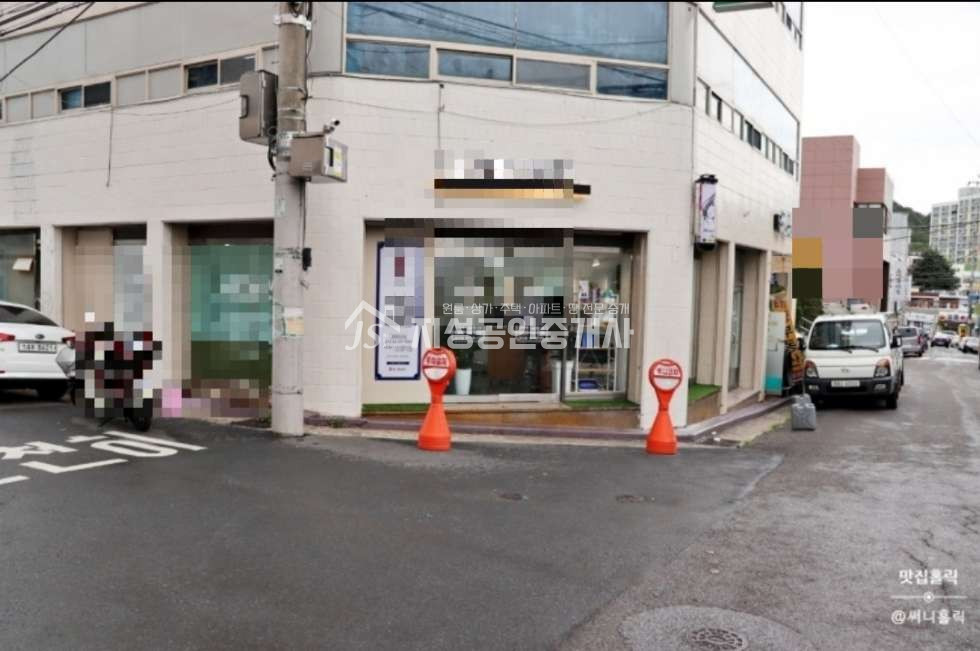대구 달서구 송현동 3면코너/ 현)미용실/ 풍부한유동인구/ 노출아주좋은상가/ 양도양수가능/ 월촌역인근/ 시설,상태A급 월세 매물번호 10249 사진 1