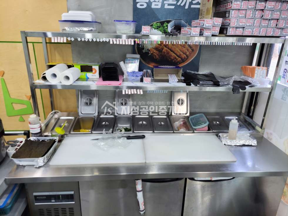 대구 달성군 화원읍 명곡리 풍부한유동인구/ 대로변상가/ 아파트밀집지역/ 노출좋은상가/ 권리금협의/ 시설,상태아주좋음 월세 매물번호 10297 사진 2